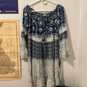 White and bleu dress - San Francisco